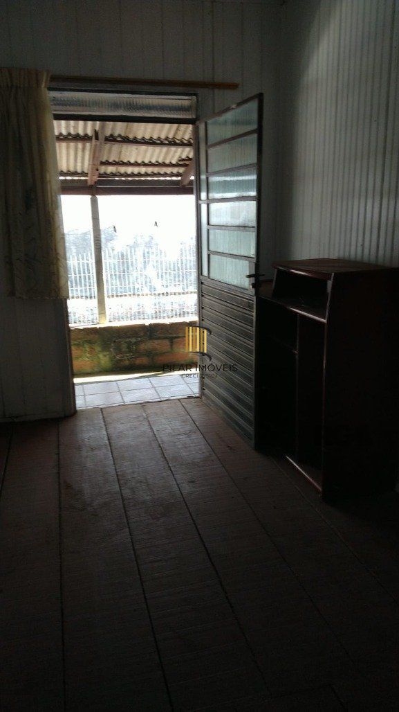 Casa 1 dormitório no bairro Camaquã