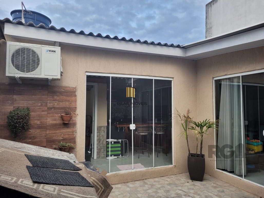 Casa 2 dormitórios no bairro Ponta Grossa