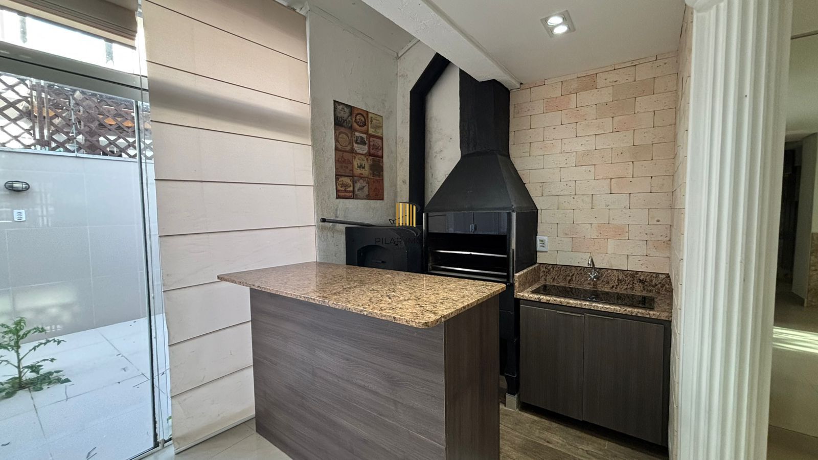 Casa 3 dormitórios no bairro Hípica