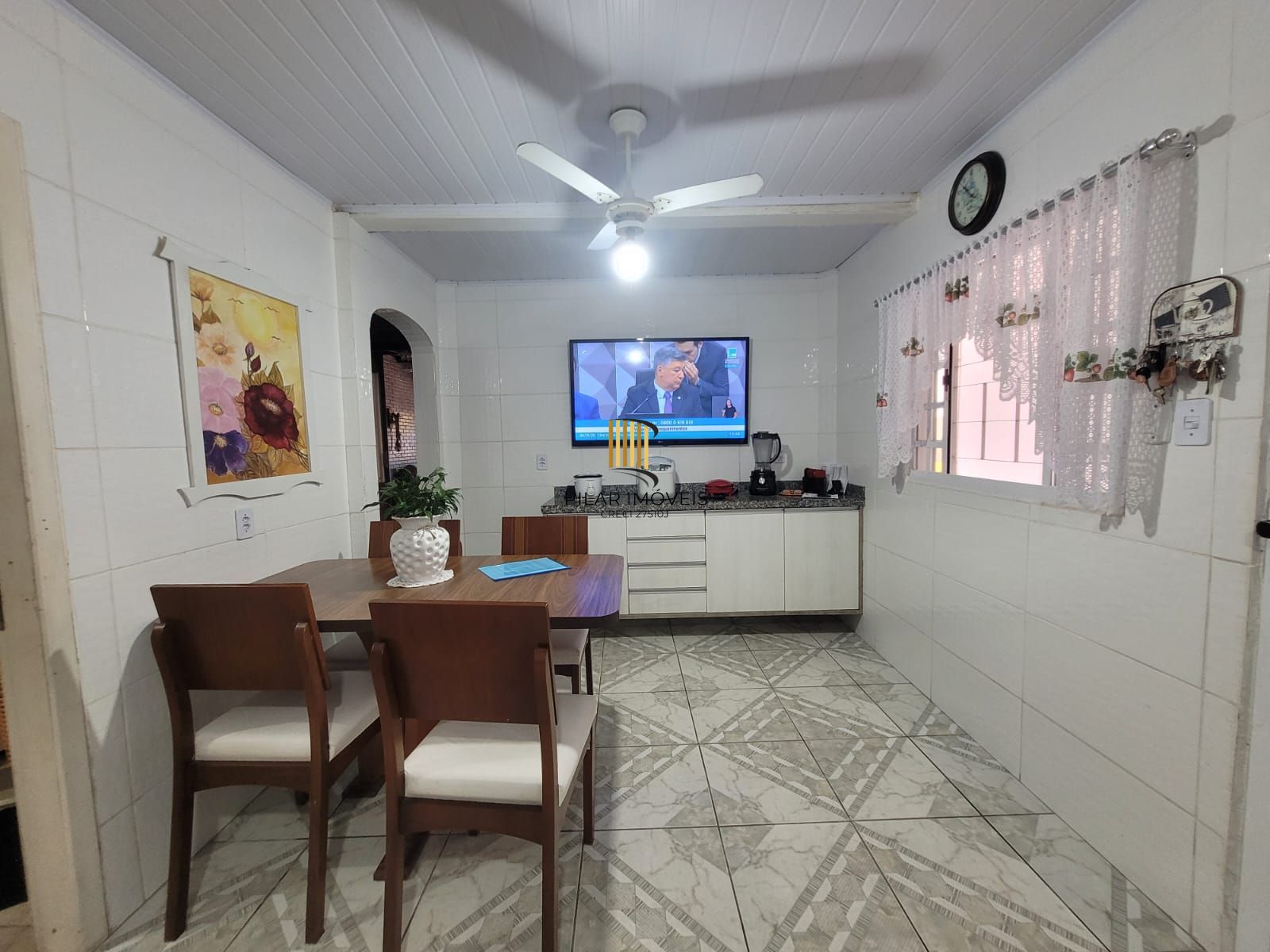 Casa 4 dormitórios no bairro Restinga