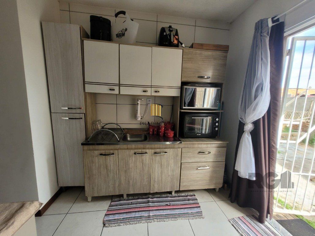 Casa 2 dormitórios no bairro Restinga