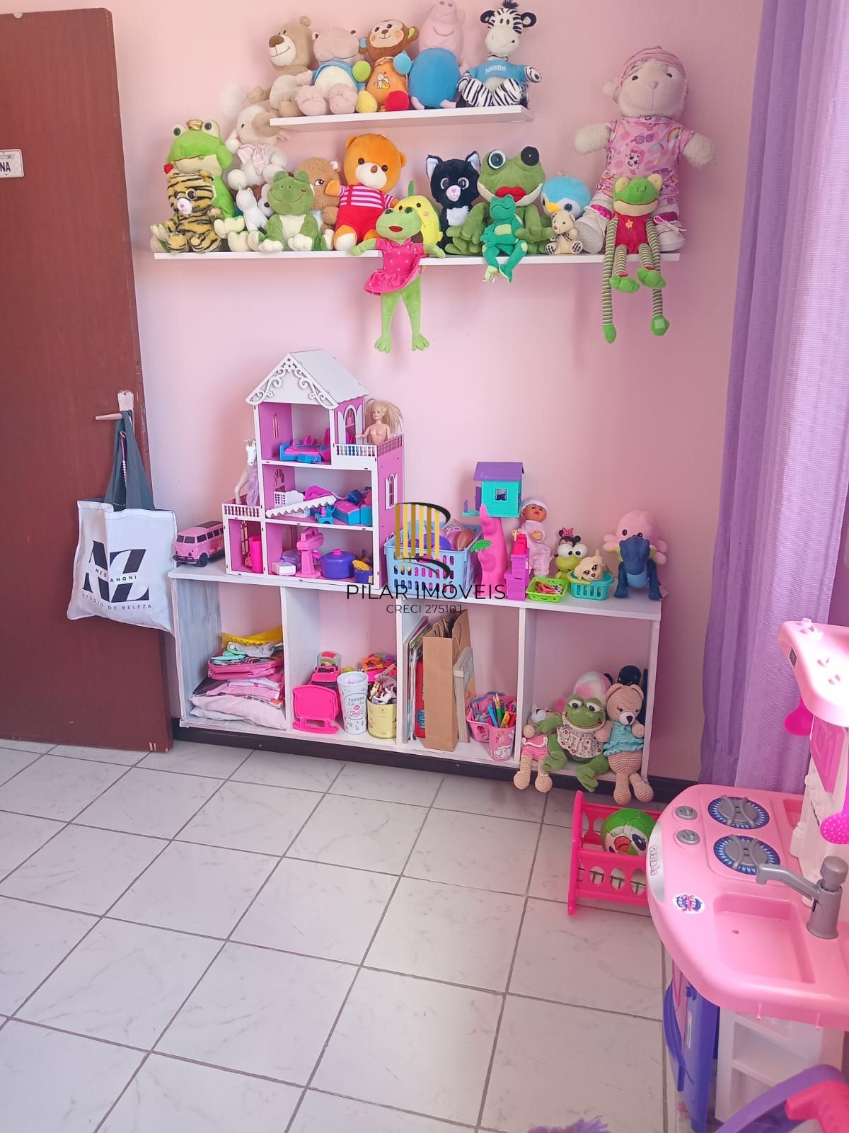 Casa 4 dormitórios no bairro Restinga