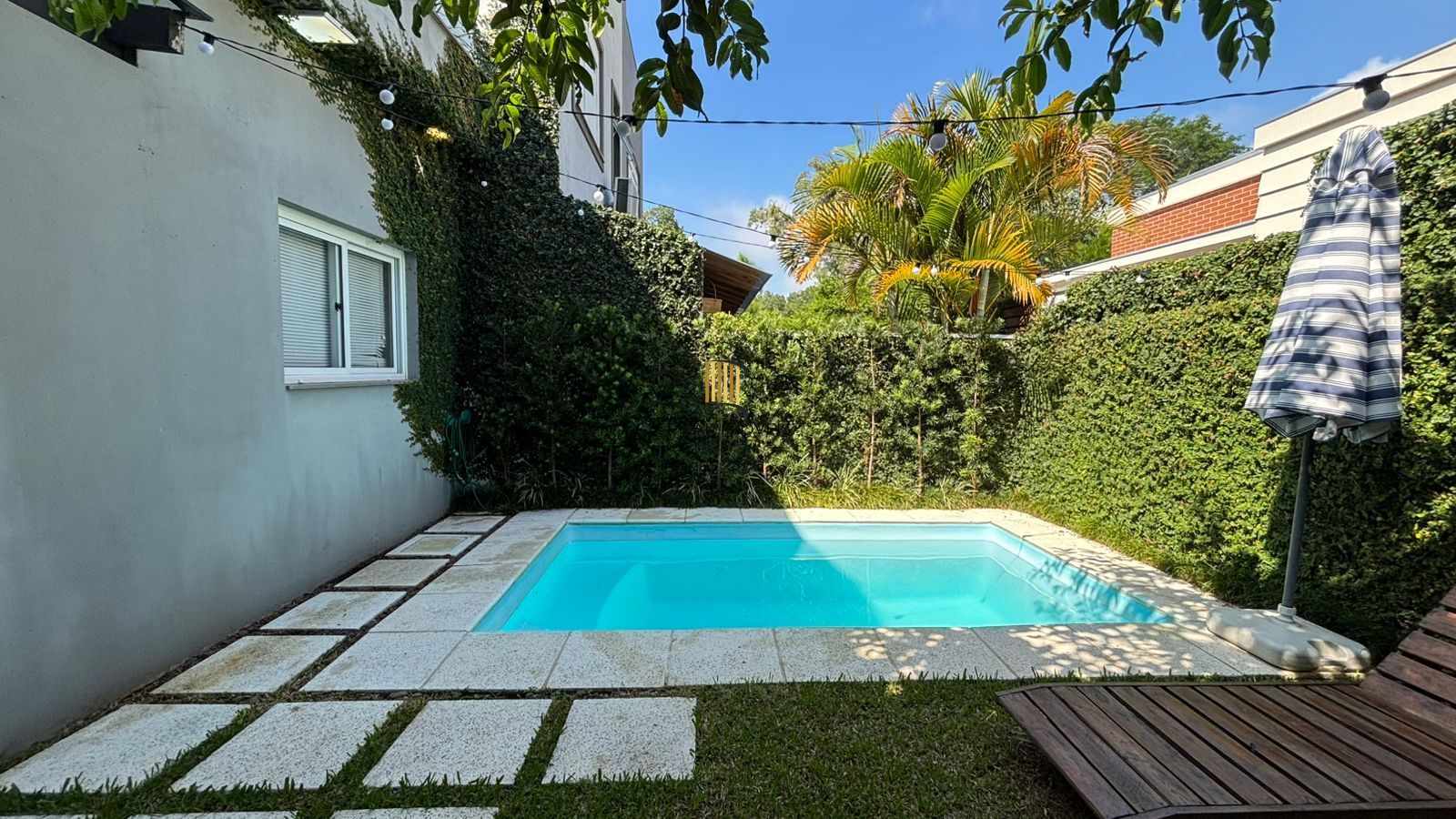 Casa 3 dormitórios no bairro Hípica