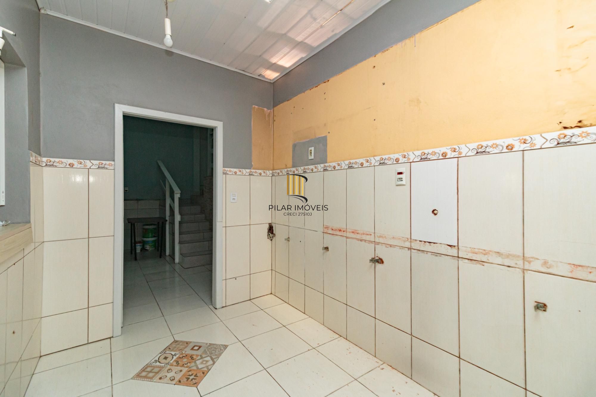 Casa 2 dormitórios no bairro Lomba do Pinheiro
