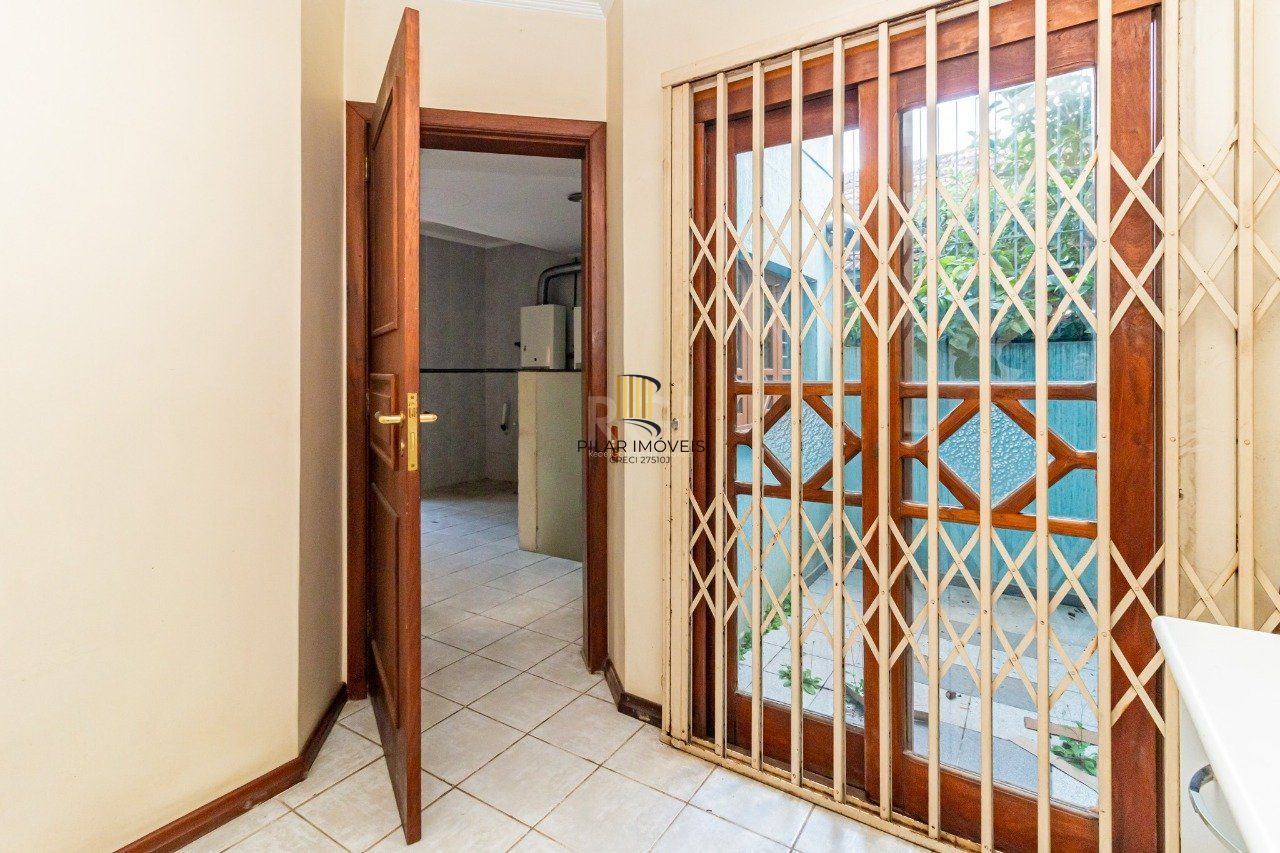 Casa para Venda - 431m², 4 dormitórios, sendo 2 suites, 3 vagas - Jardim Itu Sabará