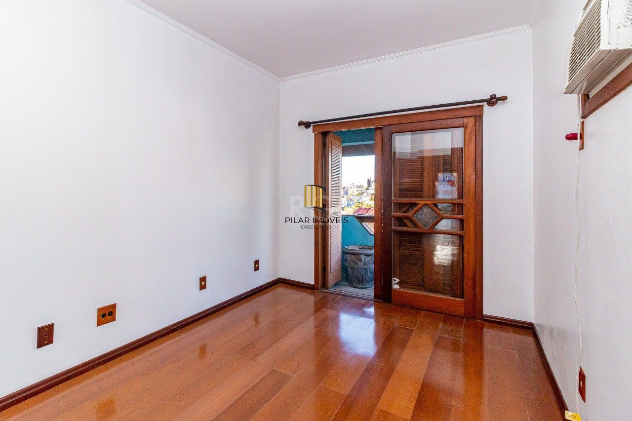 Casa para Venda - 431m², 4 dormitórios, sendo 2 suites, 3 vagas - Jardim Itu Sabará