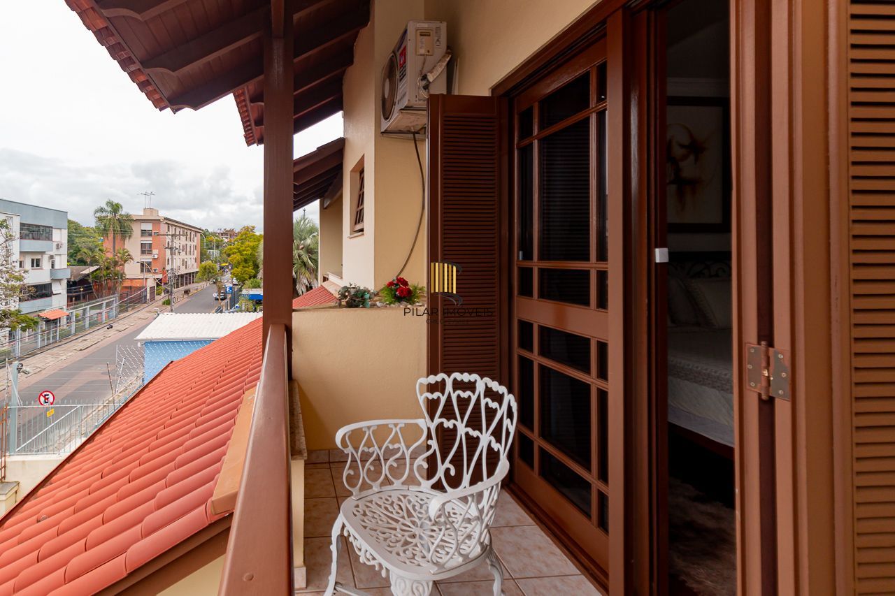 Casa 3 dormitórios no bairro Vila Ipiranga