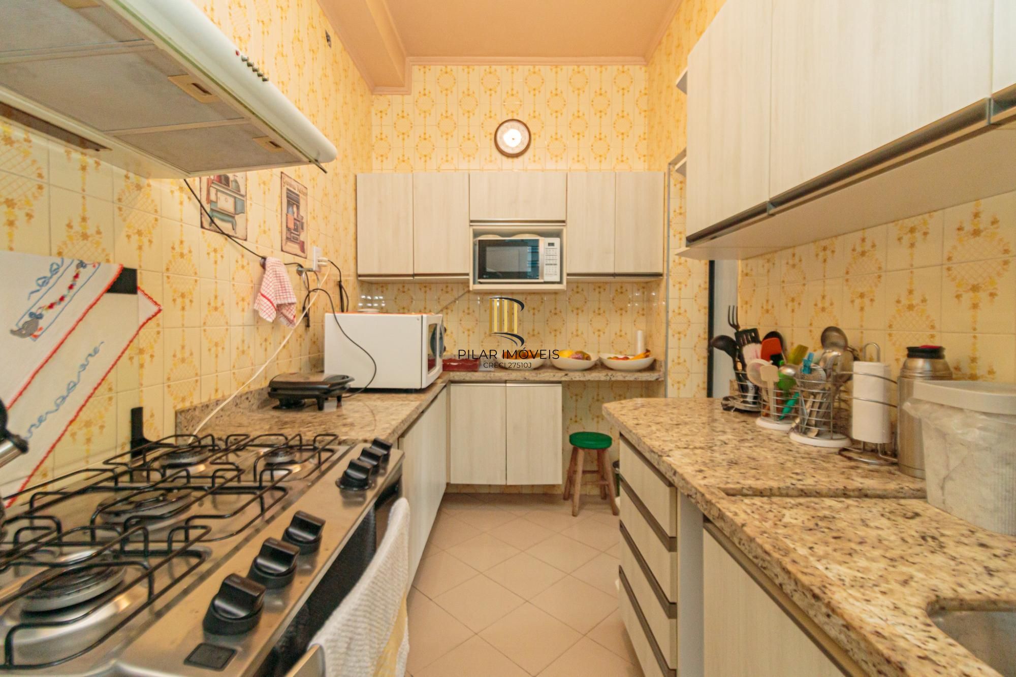 Casa 4 dormitórios no bairro Menino Deus
