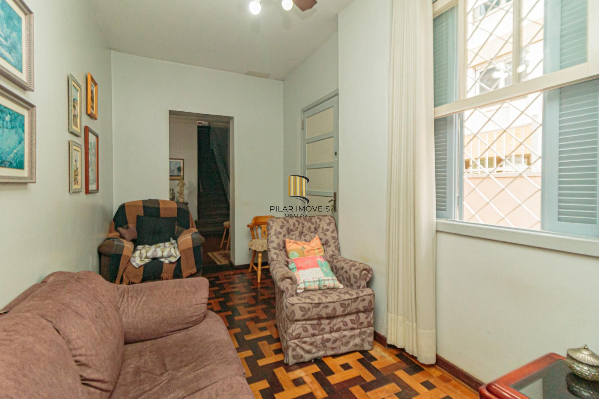 Casa 4 dormitórios no bairro Menino Deus