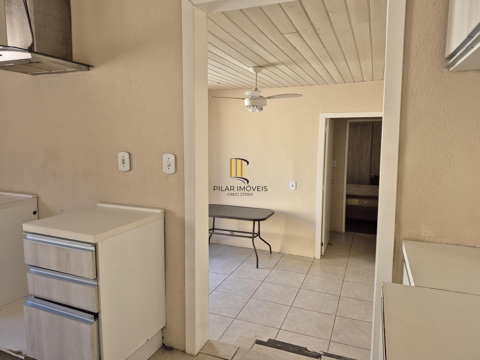 Casa Residencial de 3 Quartos com Piscina e Churrasqueira em Porto Alegre