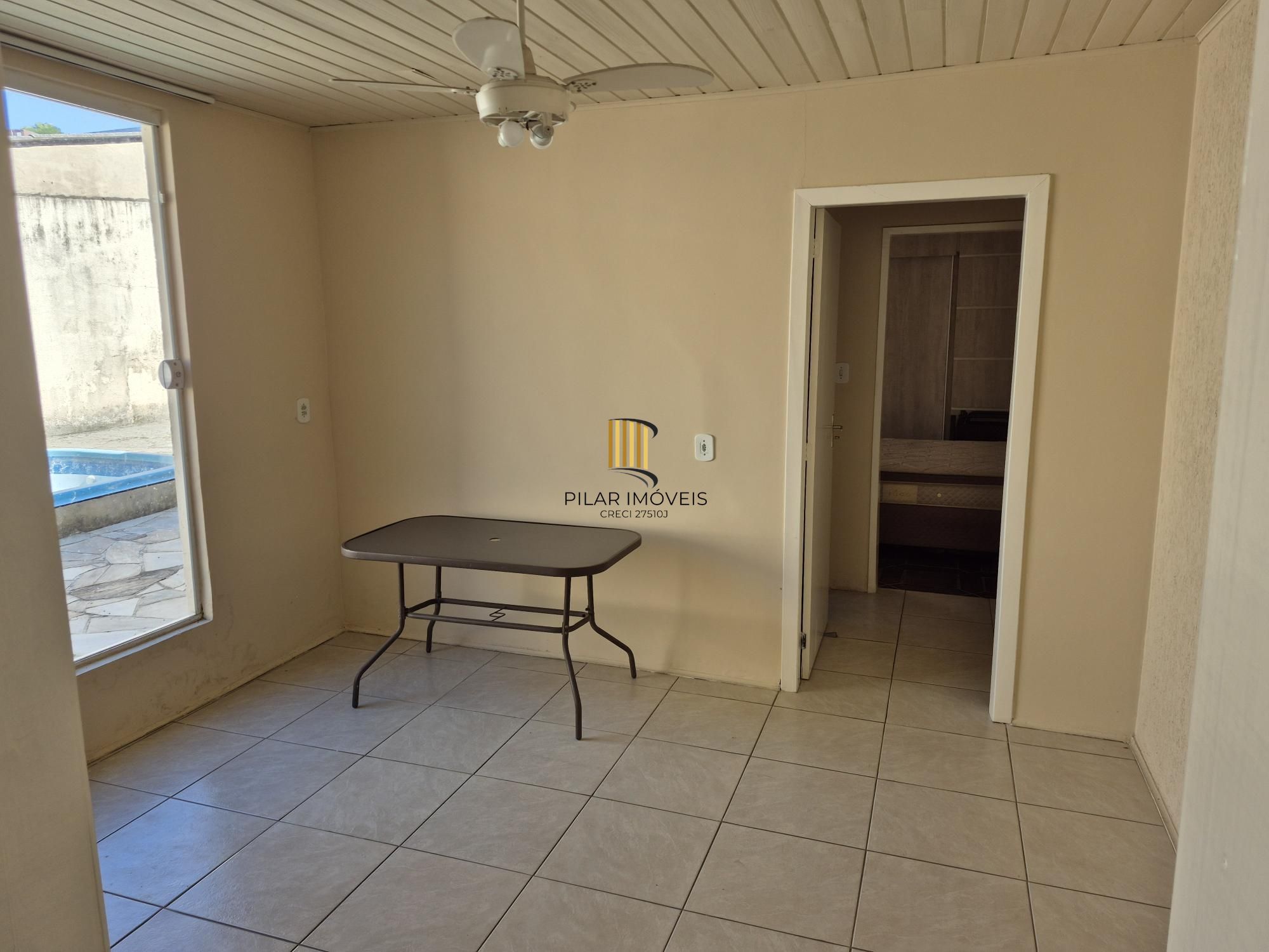 Casa Residencial de 3 Quartos com Piscina e Churrasqueira em Porto Alegre