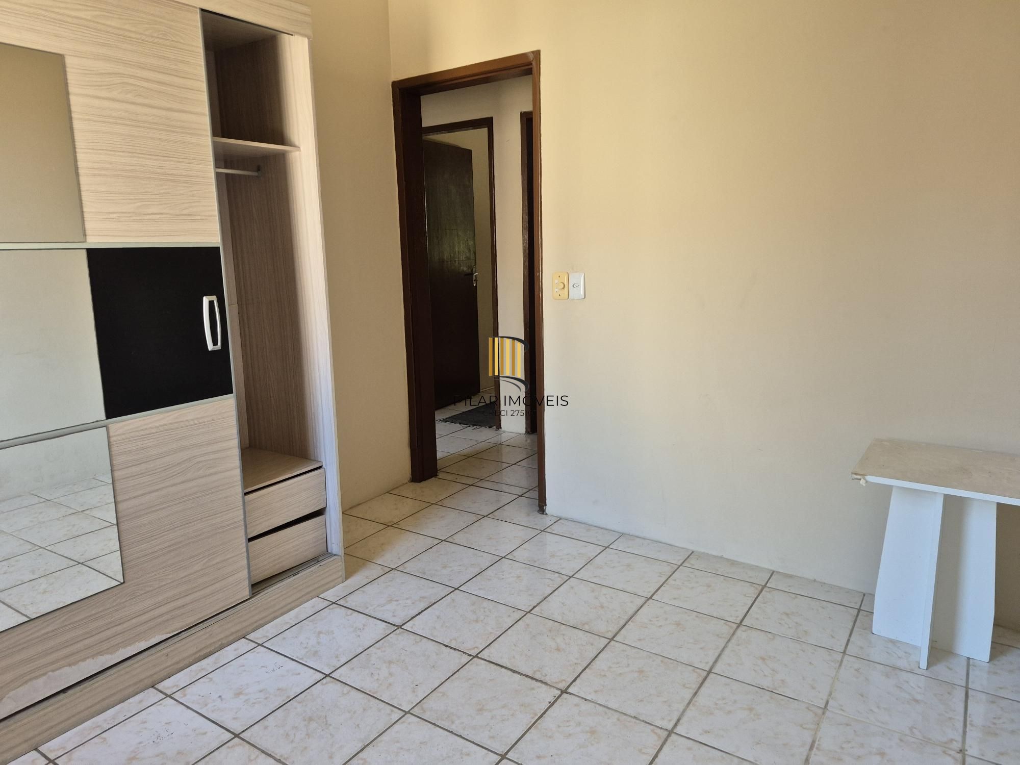 Casa Residencial de 3 Quartos com Piscina e Churrasqueira em Porto Alegre