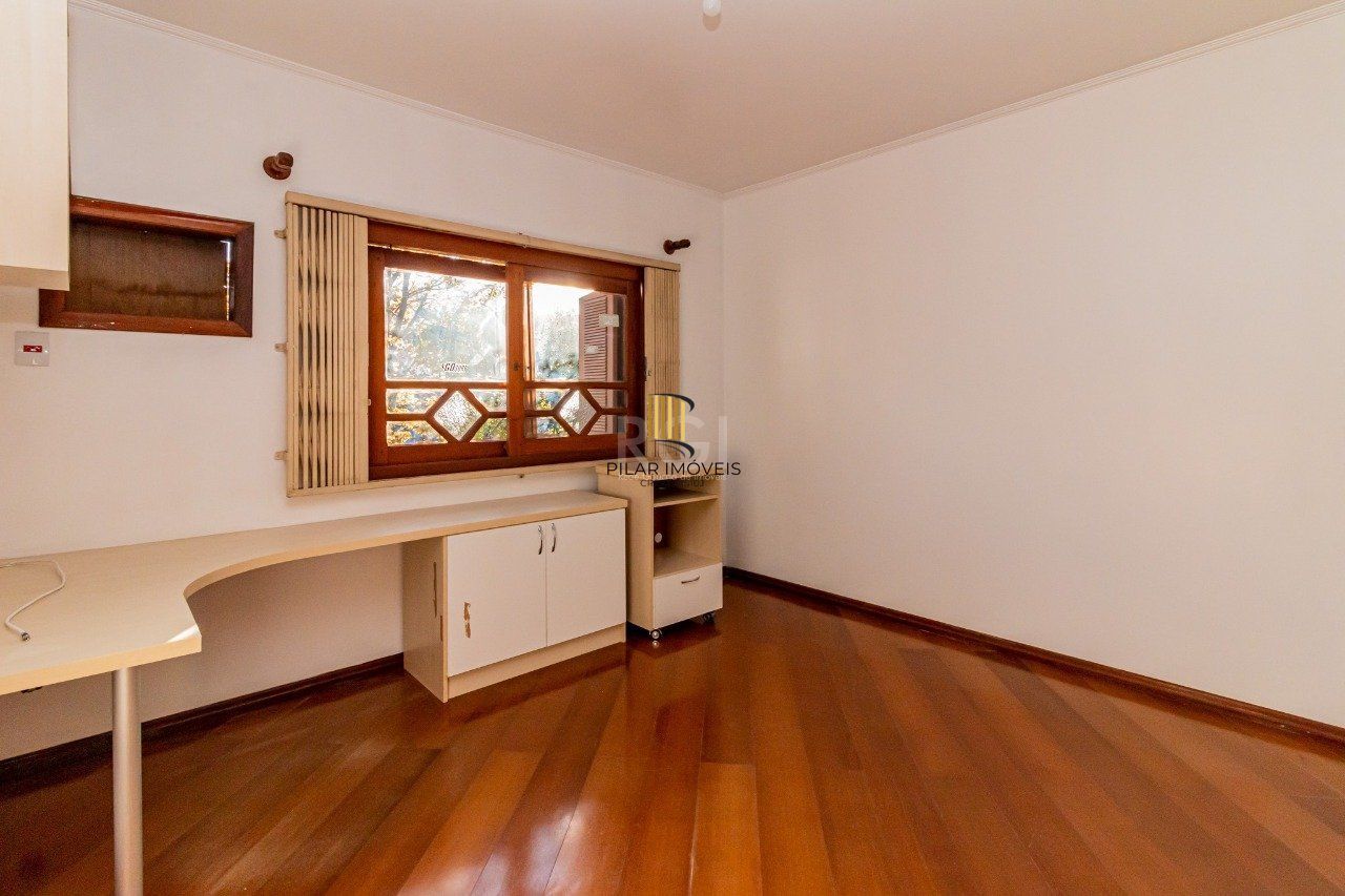 Casa para Venda - 431m², 4 dormitórios, sendo 2 suites, 3 vagas - Jardim Itu Sabará