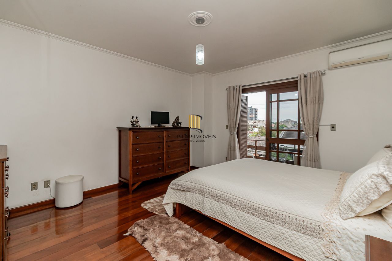 Casa 3 dormitórios no bairro Vila Ipiranga