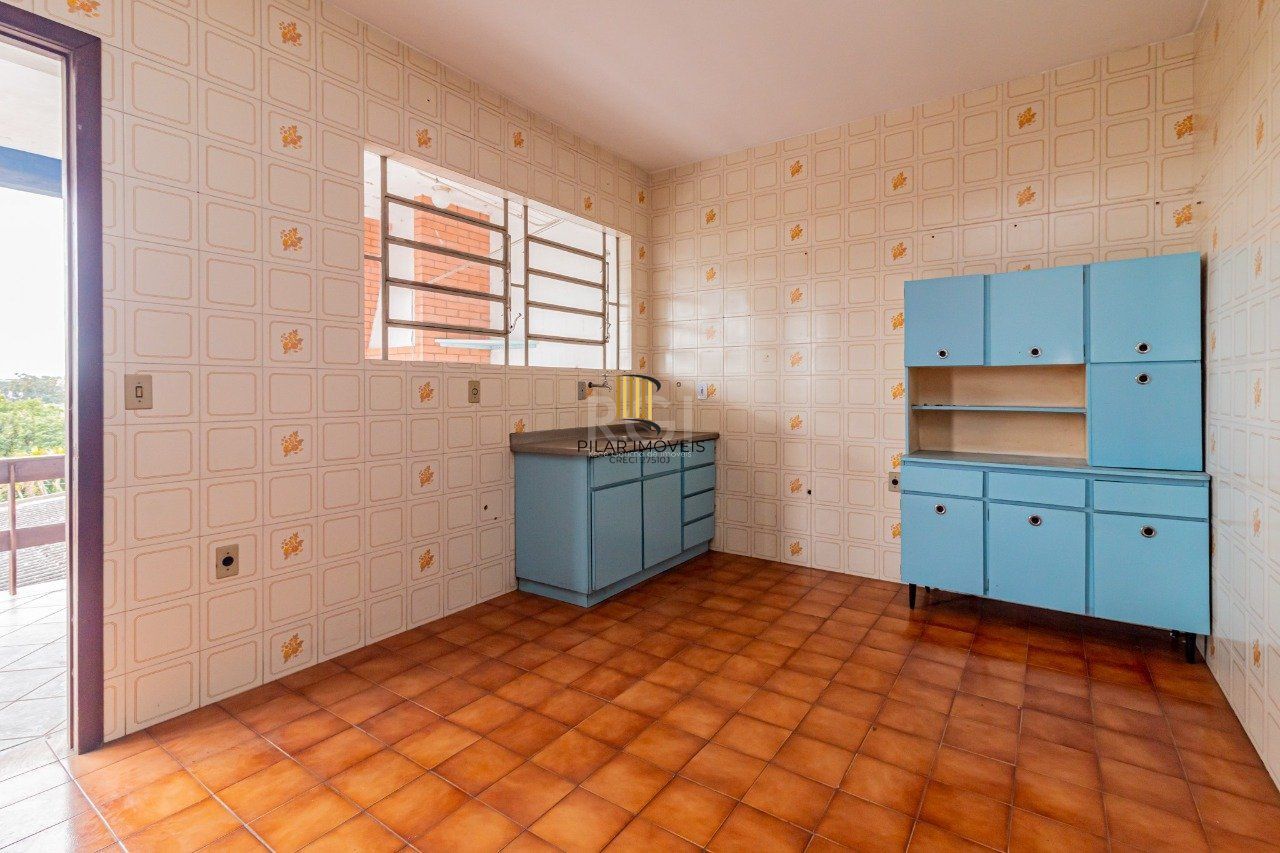 Casa para Venda - 296m², 3 dormitórios, sendo 1 suites, 3 vagas - Rubem Berta