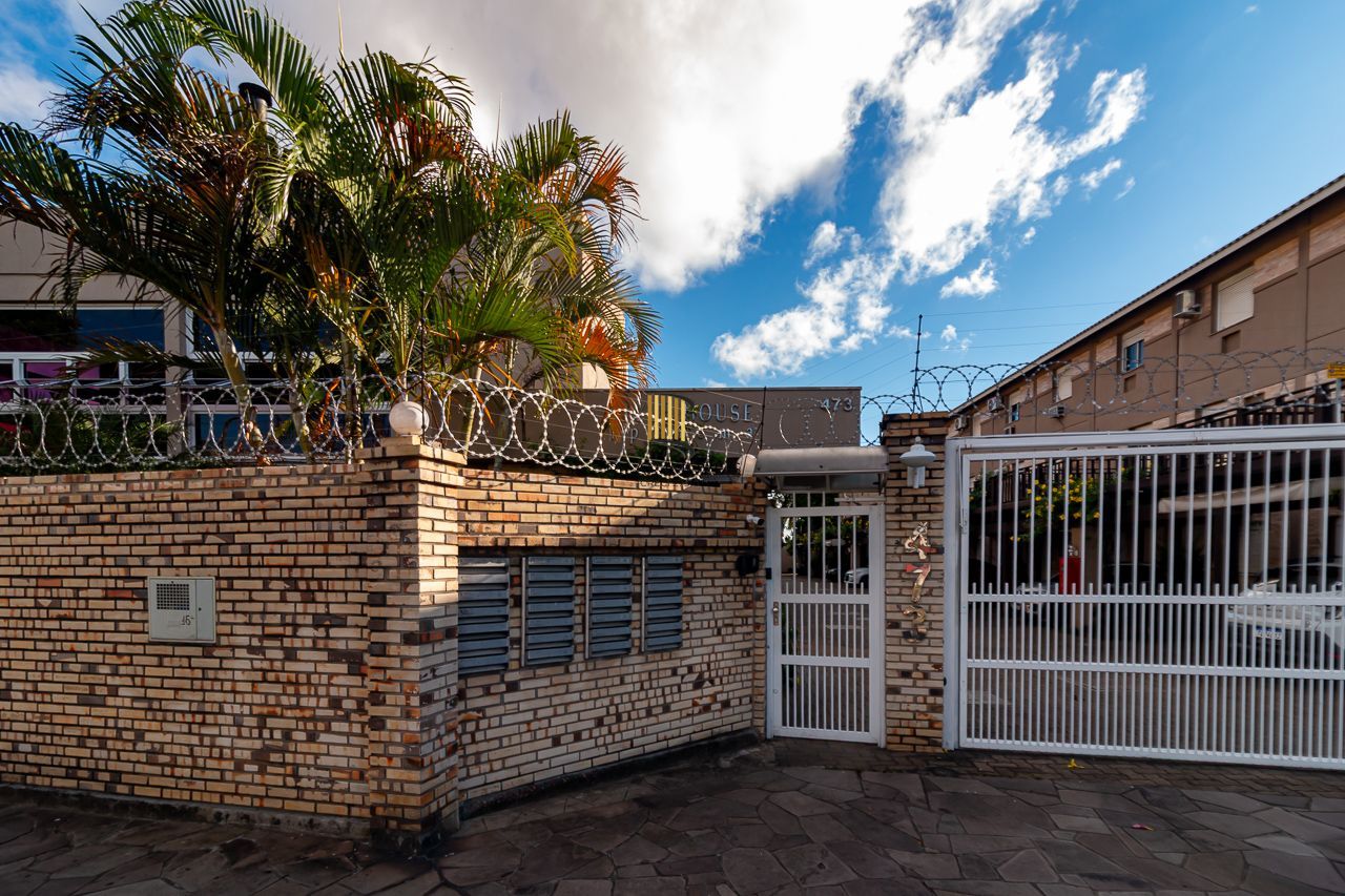 Casa de Condomínio 3 dormitórios no bairro Cavalhada