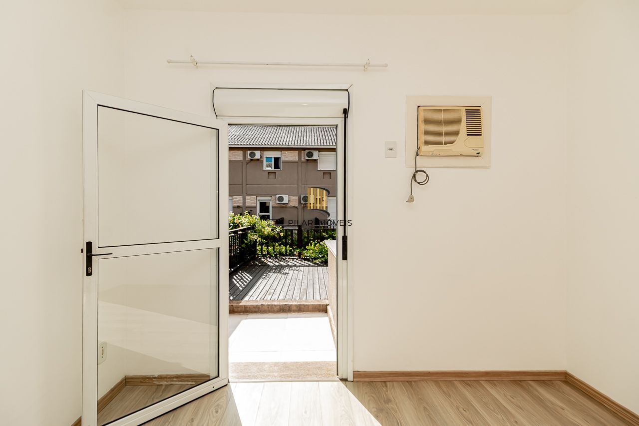 Casa de Condomínio 3 dormitórios no bairro Cavalhada