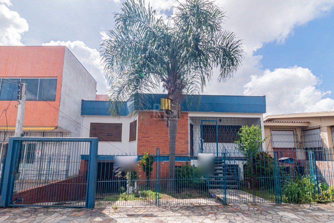 Casa para Venda - 296m², 3 dormitórios, sendo 1 suites, 3 vagas - Rubem Berta