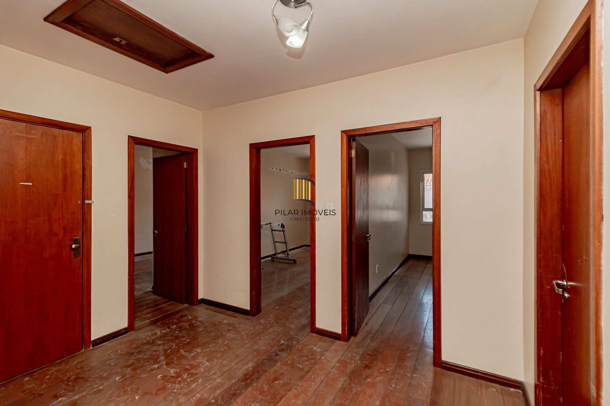 Casa 5 dormitórios no bairro Marechal Rondon