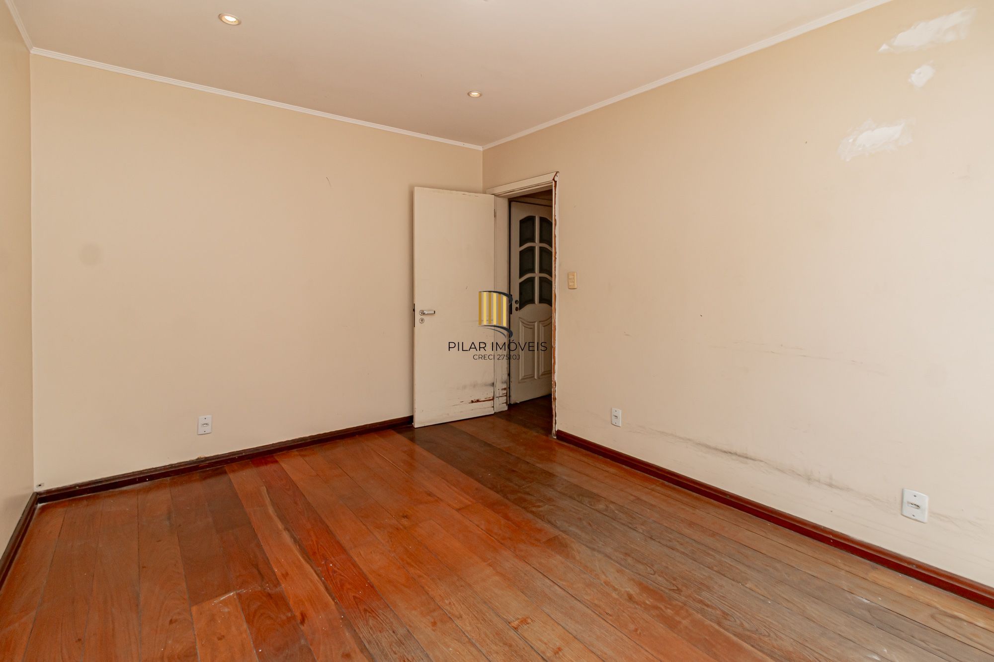 Casa 5 dormitórios no bairro Marechal Rondon