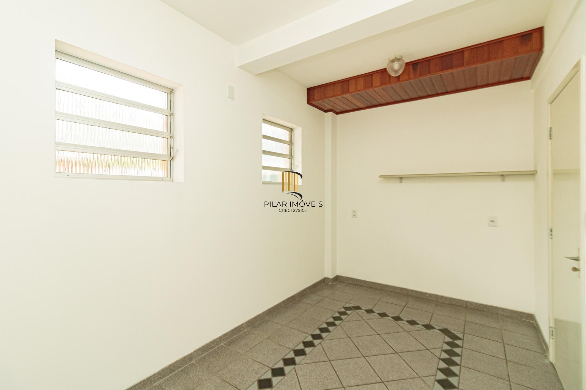 Sobrado 3 dormitórios no bairro Jardim Itu