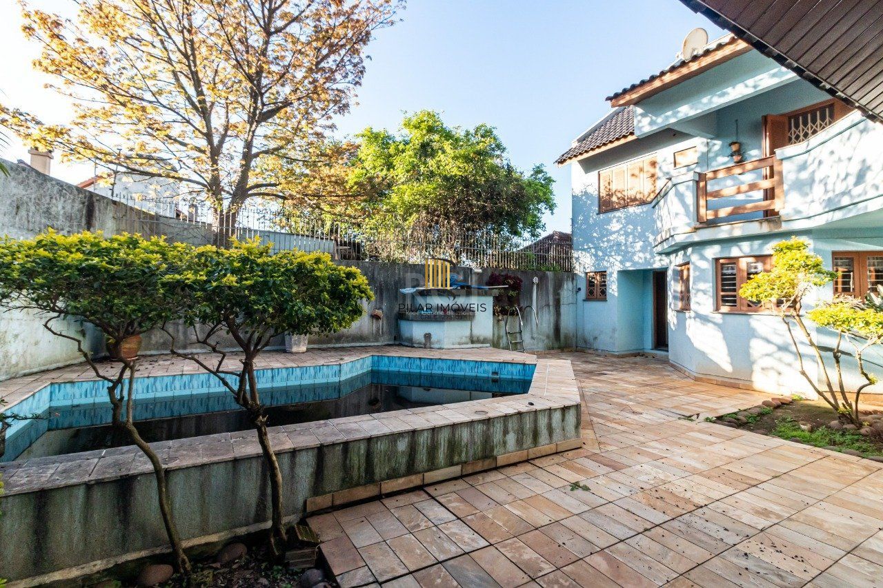 Casa para Venda - 431m², 4 dormitórios, sendo 2 suites, 3 vagas - Jardim Itu Sabará