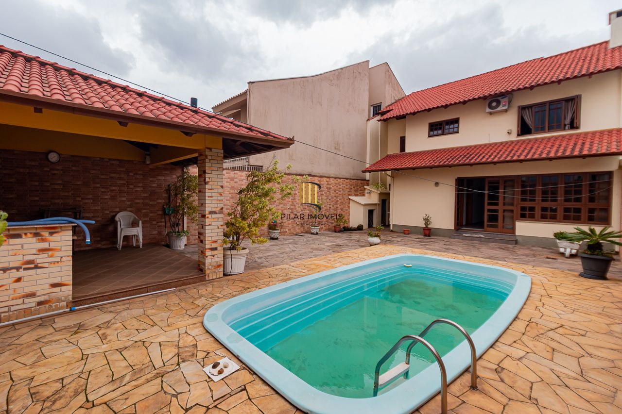 Casa 3 dormitórios no bairro Vila Ipiranga