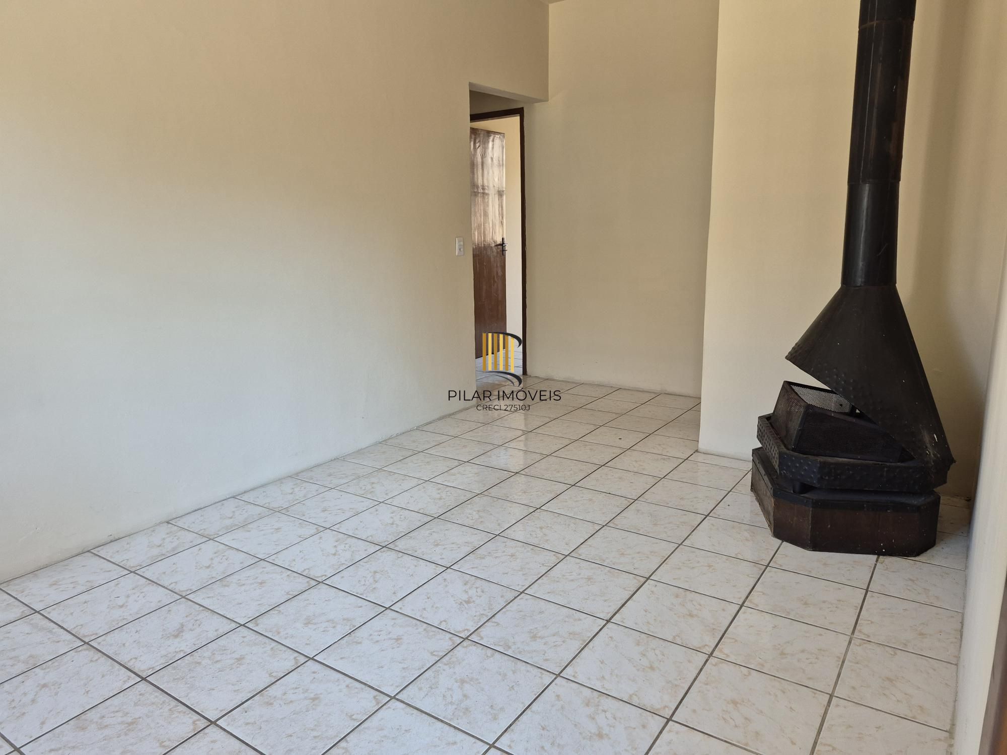 Casa Residencial de 3 Quartos com Piscina e Churrasqueira em Porto Alegre