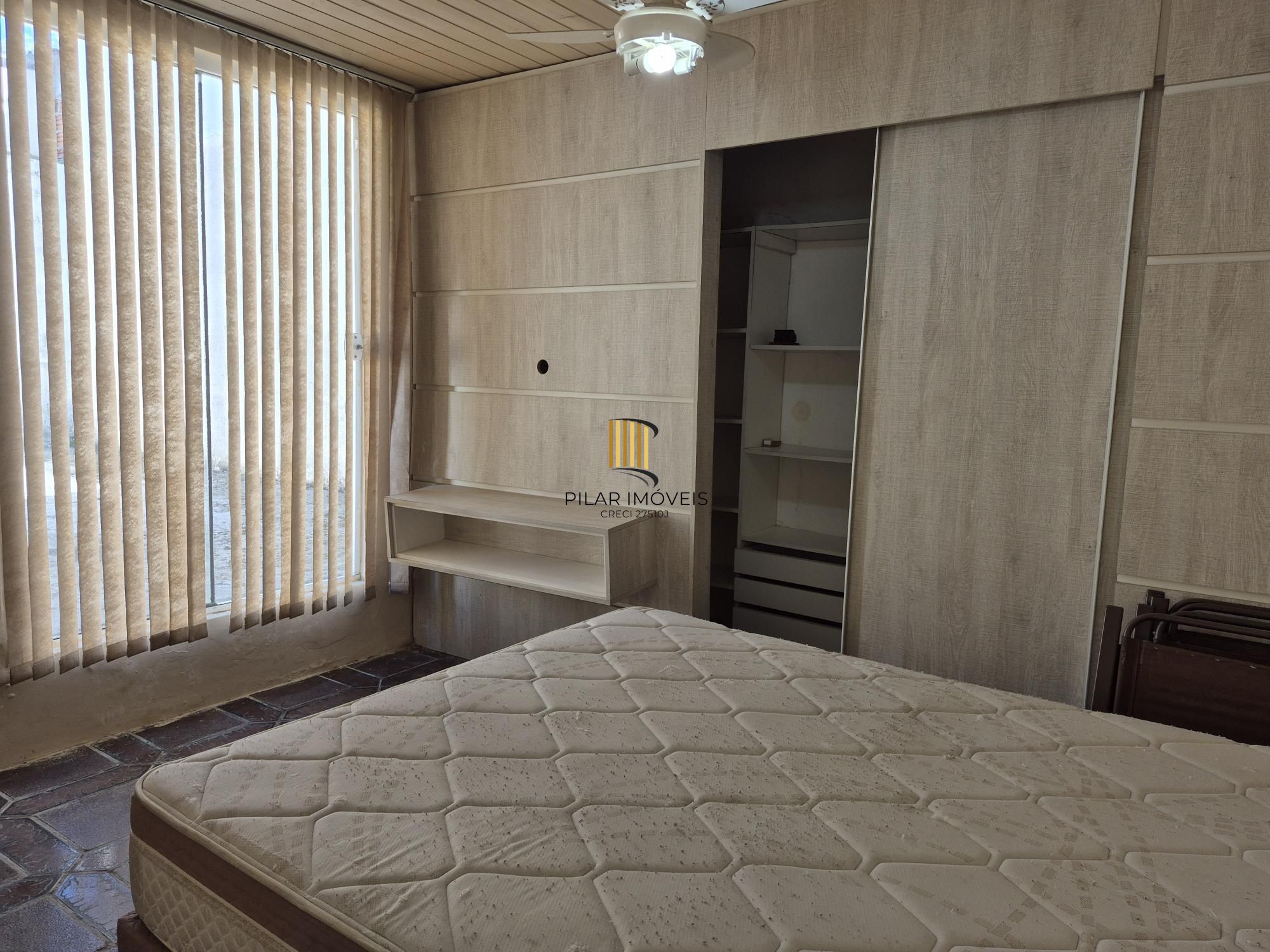 Casa Residencial de 3 Quartos com Piscina e Churrasqueira em Porto Alegre