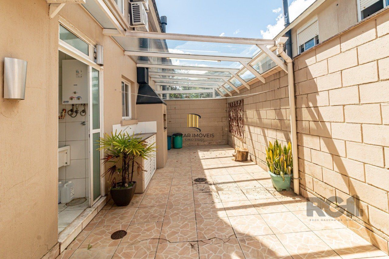 Casa de Condomínio 3 dormitórios no bairro São Sebastião
