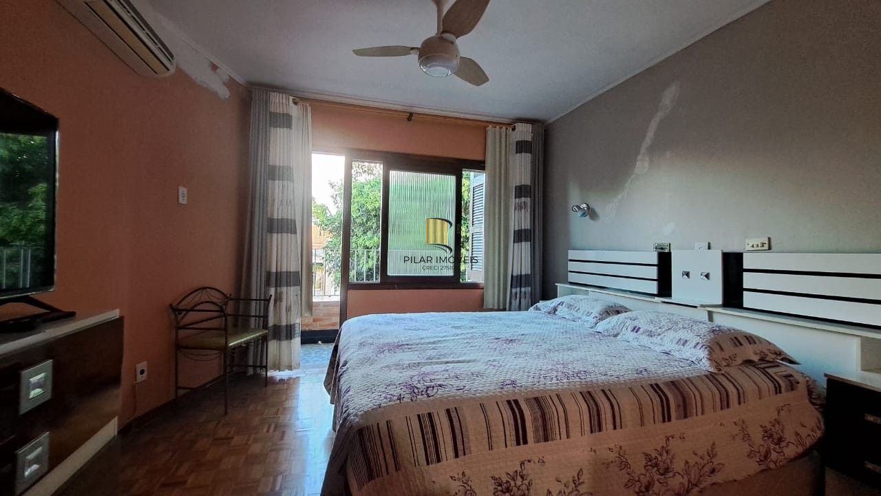 Casa 4 dormitórios no bairro Morro Santana