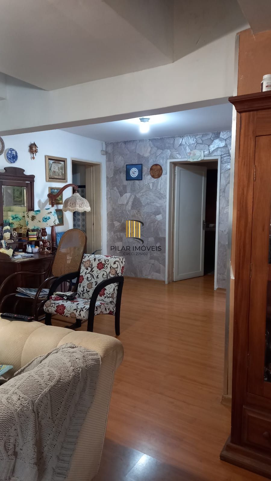 Casa 5 dormitórios no bairro Três Figueiras