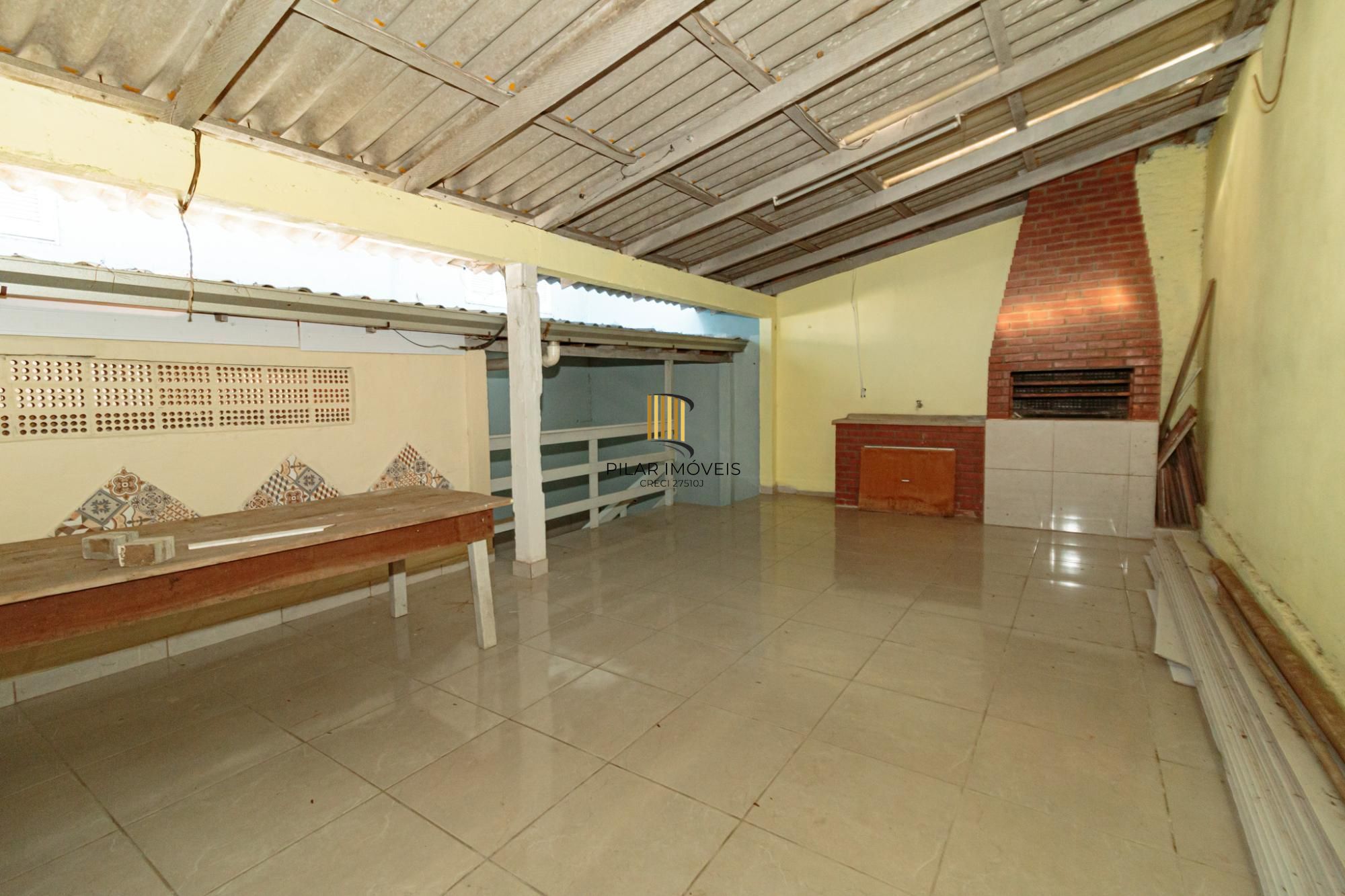 Casa 2 dormitórios no bairro Lomba do Pinheiro