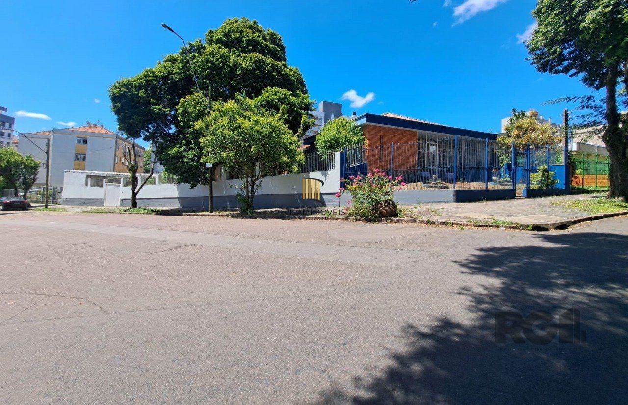Casa 5 dormitórios no bairro Vila Ipiranga - Pilar Imóveis