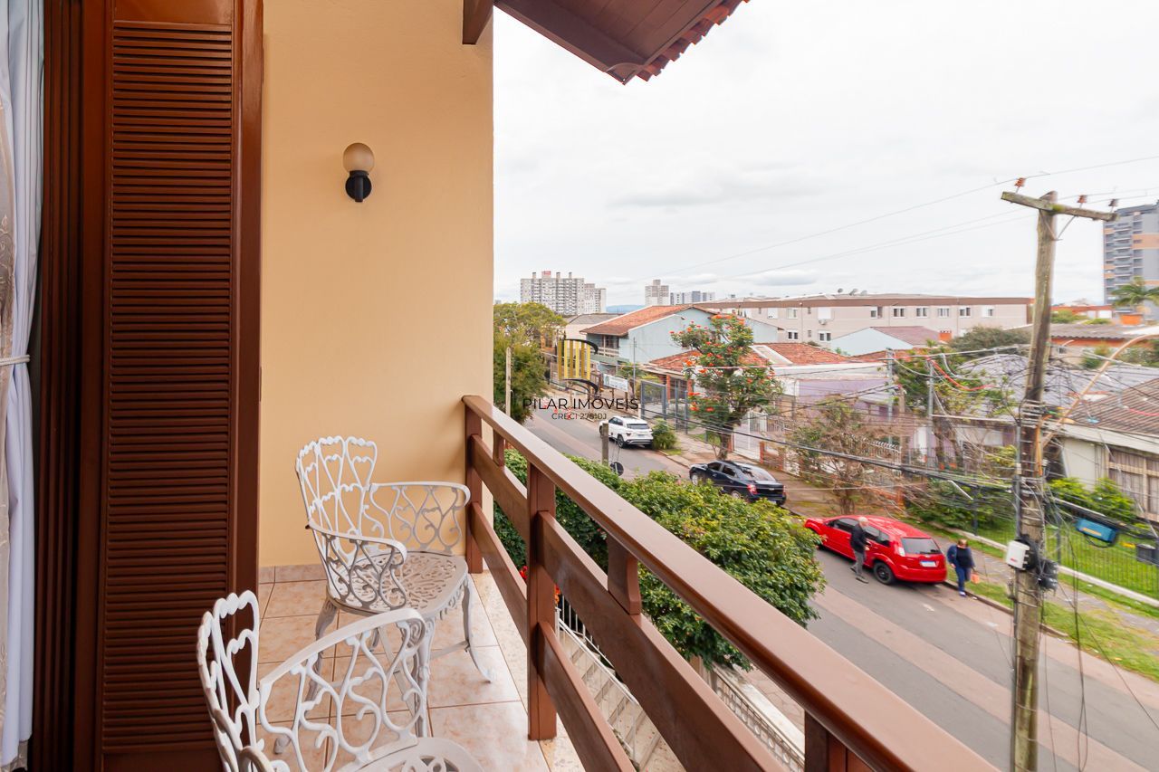 Casa 3 dormitórios no bairro Vila Ipiranga