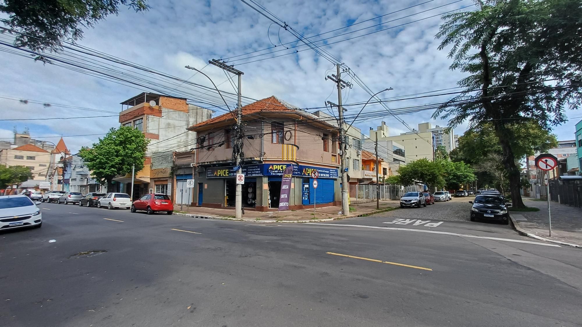 Prédio Comercial 3 dormitórios no bairro São Geraldo