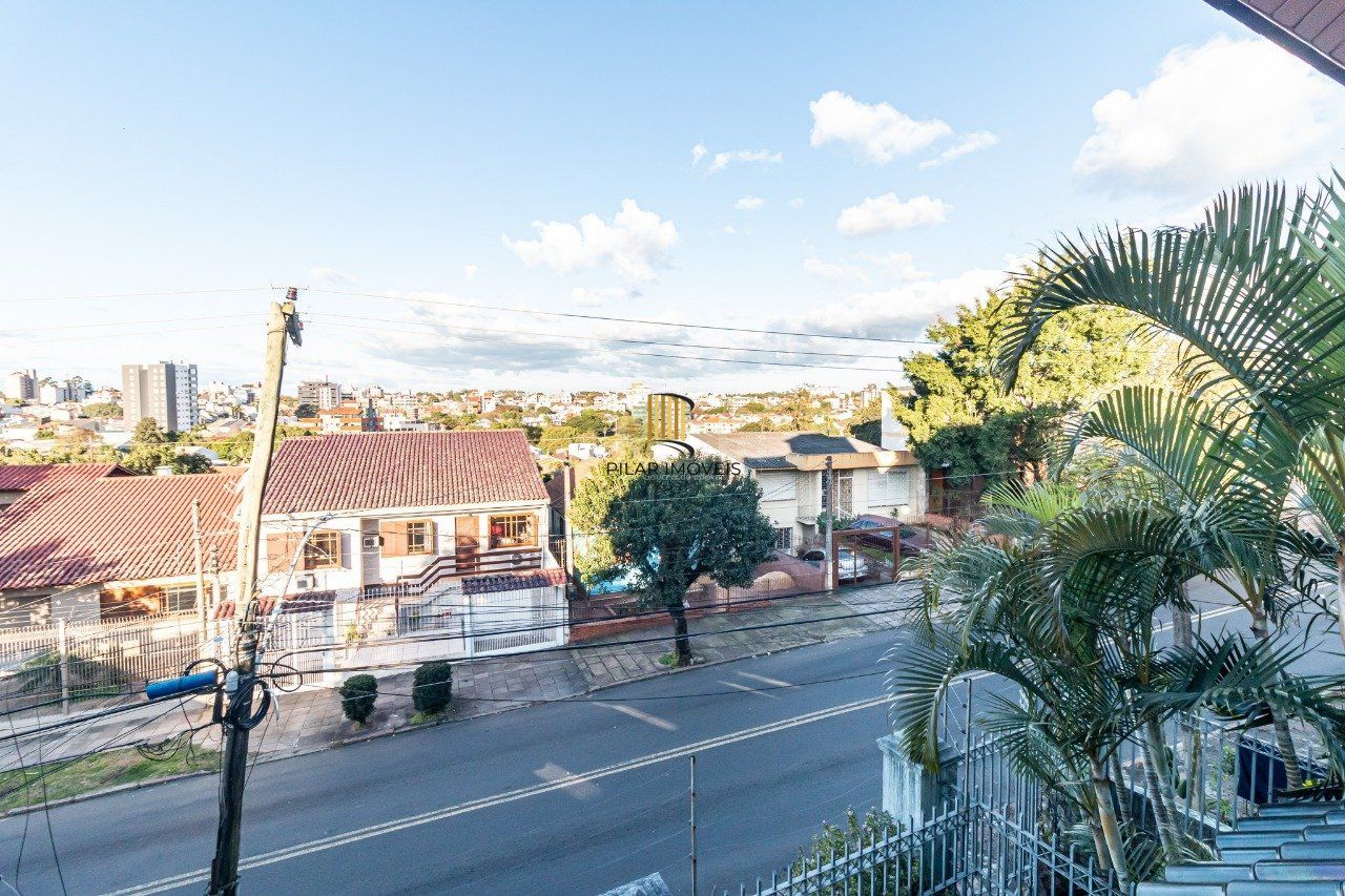 Casa para Venda - 431m², 4 dormitórios, sendo 2 suites, 3 vagas - Jardim Itu Sabará