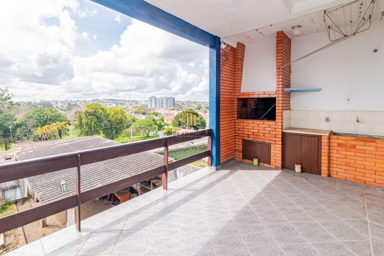 Casa para Venda - 296m², 3 dormitórios, sendo 1 suites, 3 vagas - Rubem Berta
