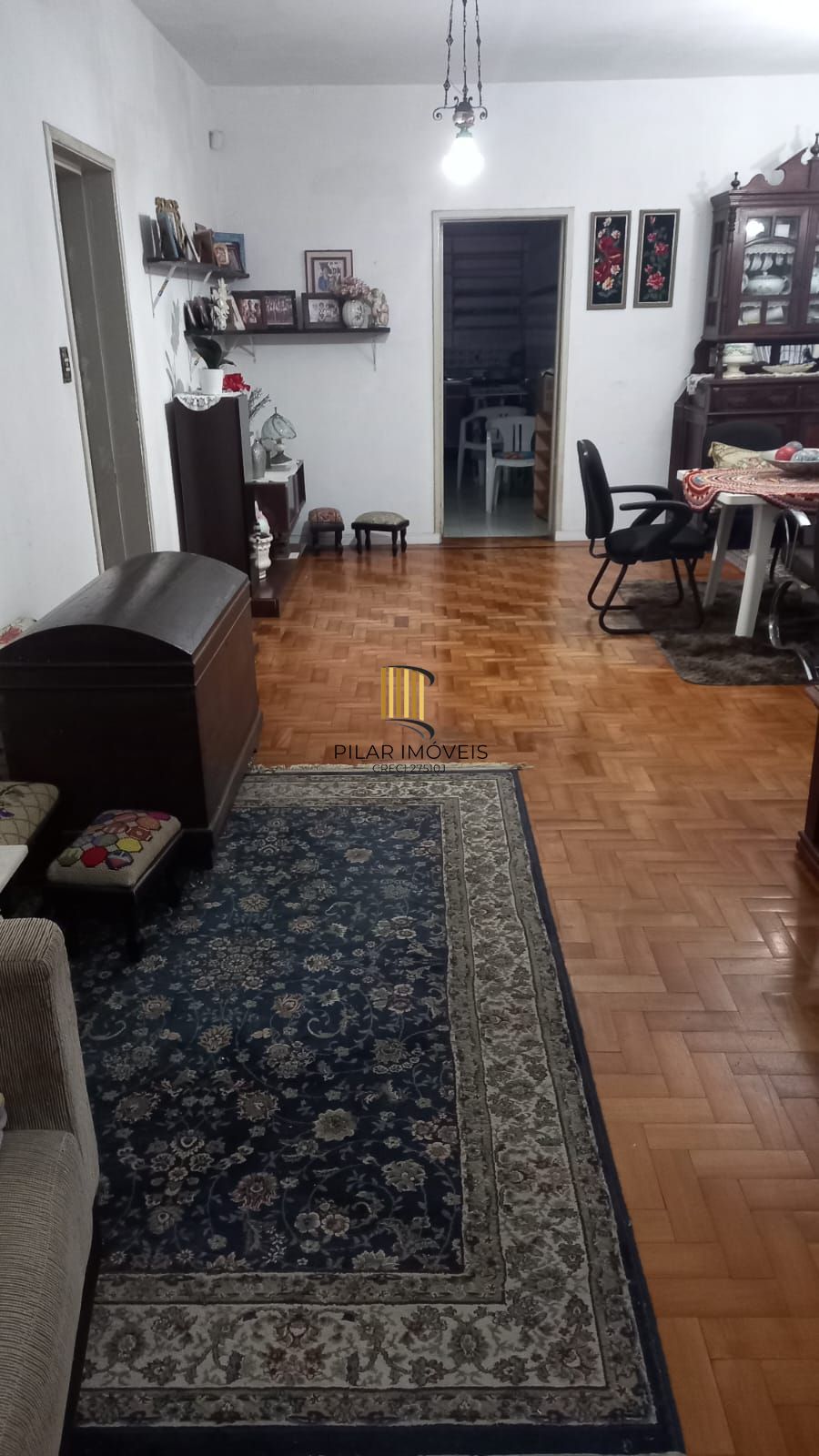Casa 5 dormitórios no bairro Três Figueiras