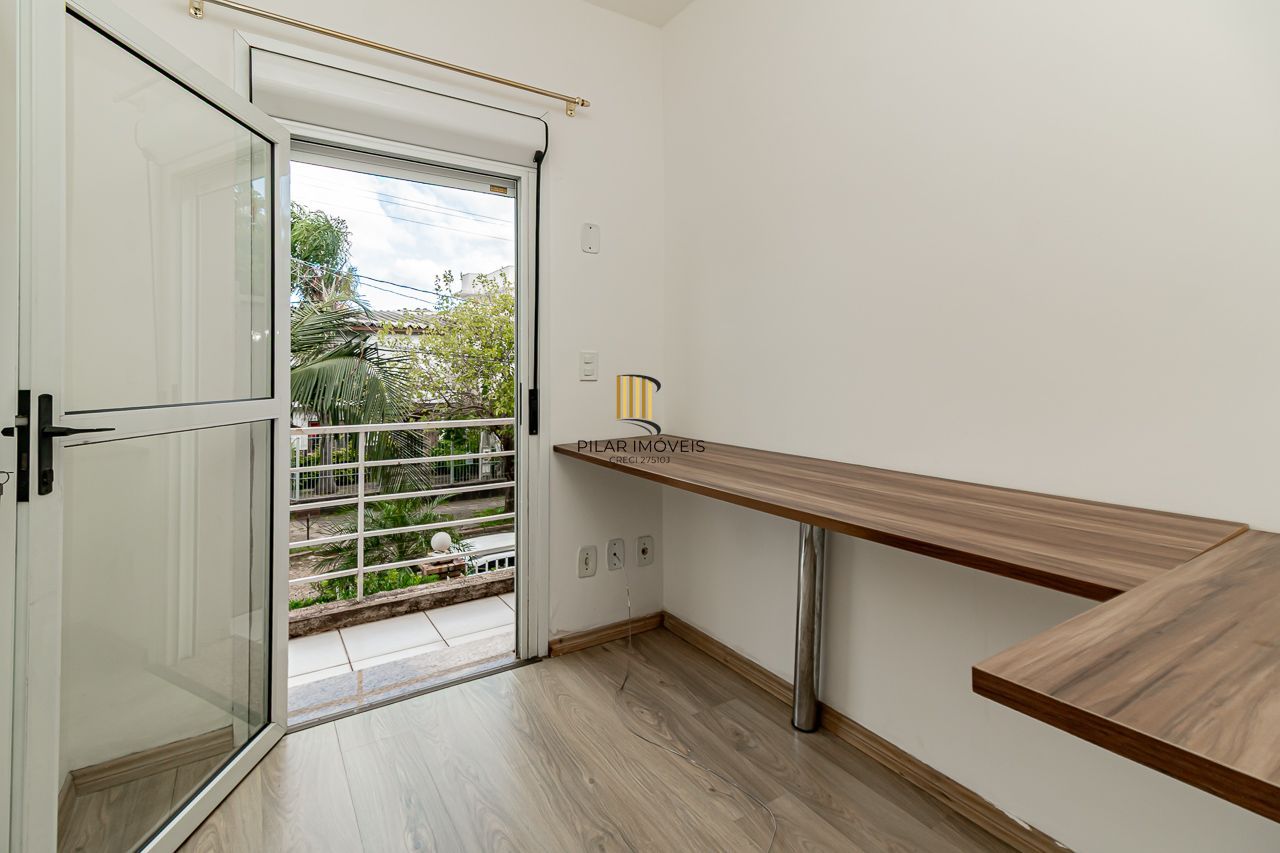 Casa de Condomínio 3 dormitórios no bairro Cavalhada