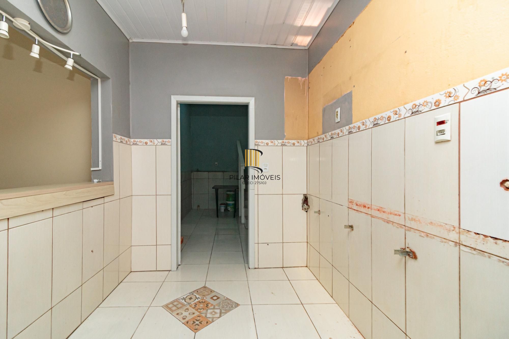 Casa 2 dormitórios no bairro Lomba do Pinheiro