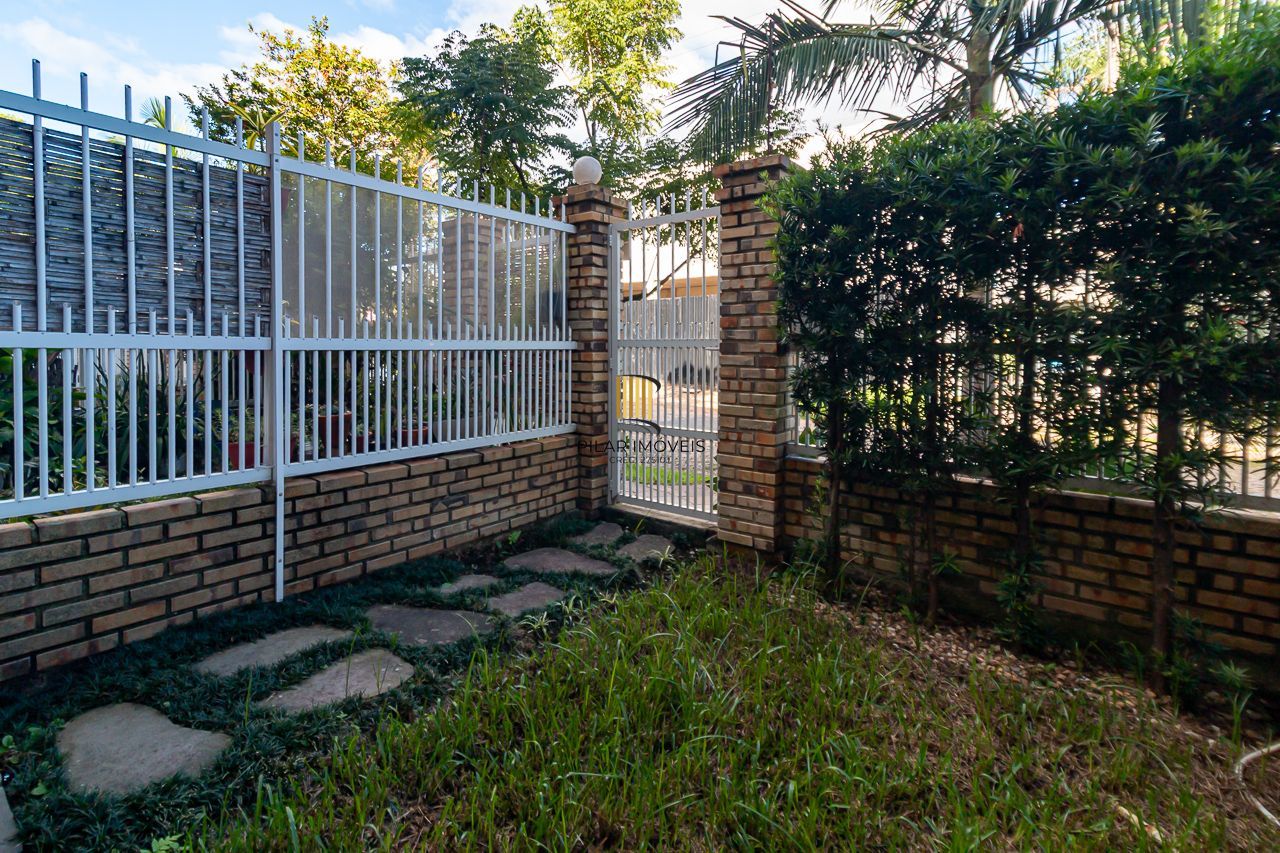 Casa de Condomínio 3 dormitórios no bairro Cavalhada