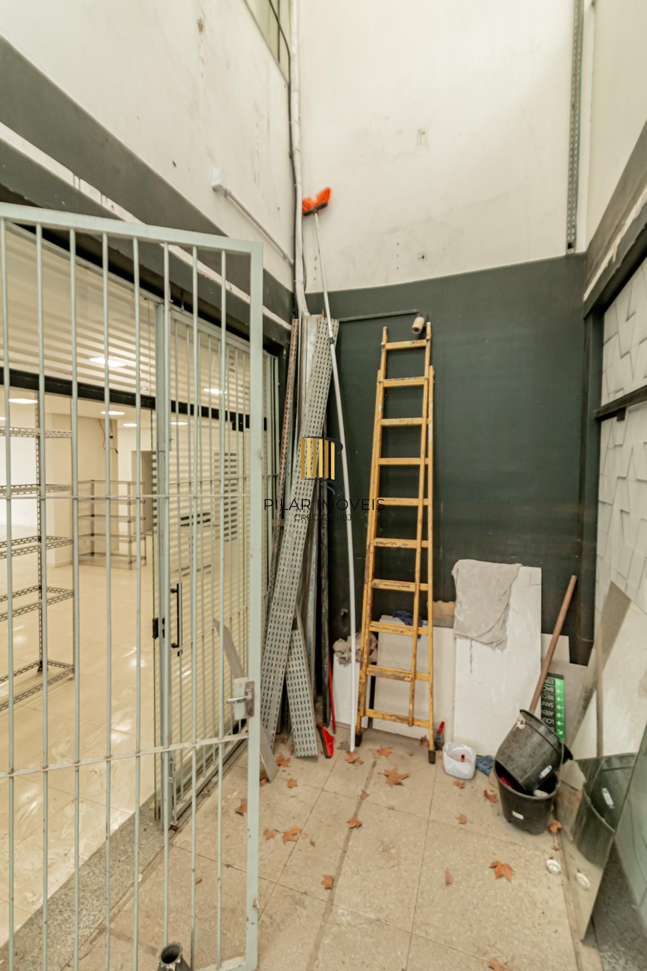 Prédio Comercial 6 dormitórios no bairro Navegantes