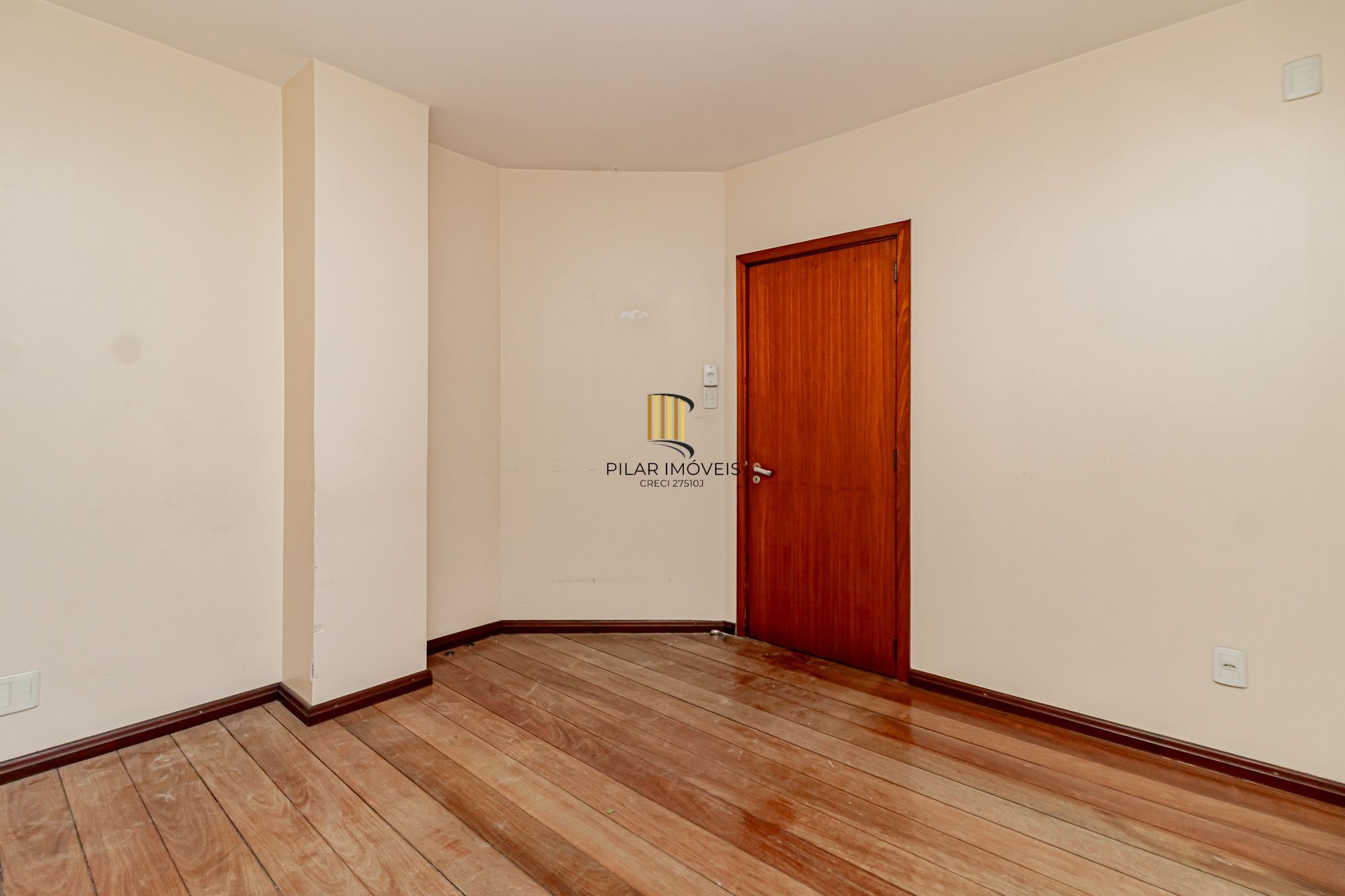 Casa 5 dormitórios no bairro Marechal Rondon