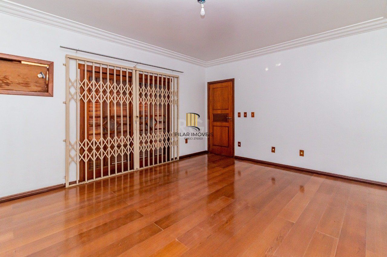 Casa para Venda - 431m², 4 dormitórios, sendo 2 suites, 3 vagas - Jardim Itu Sabará