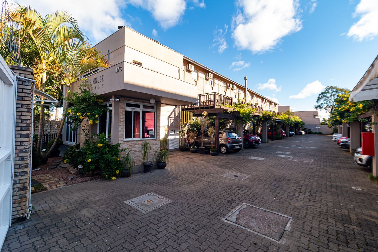 Casa de Condomínio 3 dormitórios no bairro Cavalhada