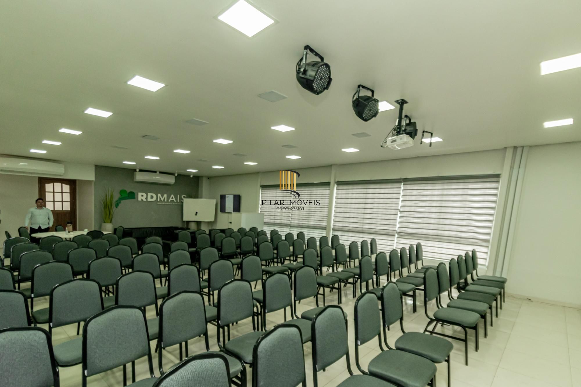 Prédio Comercial 6 dormitórios no bairro Navegantes