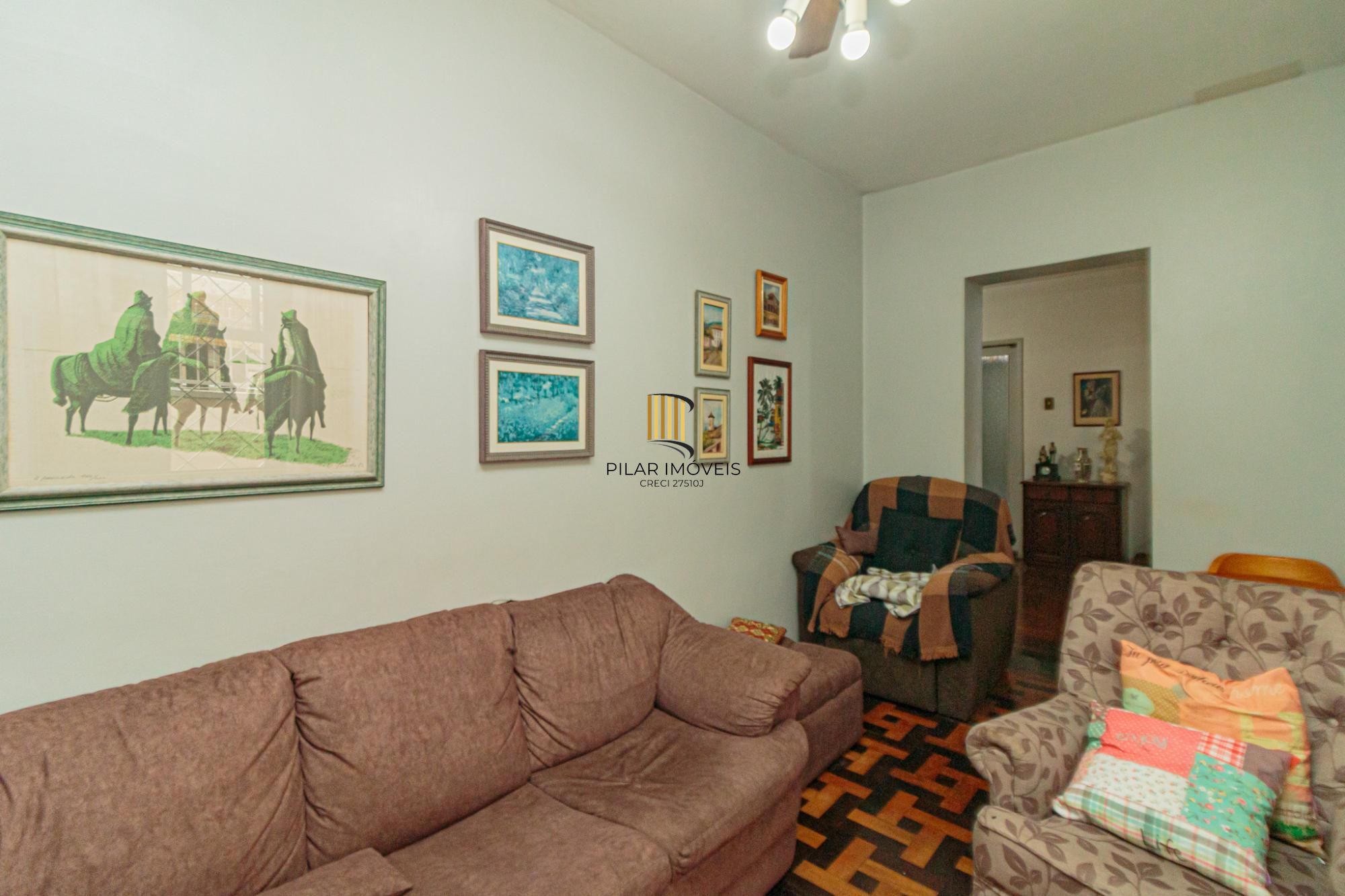 Casa 4 dormitórios no bairro Menino Deus