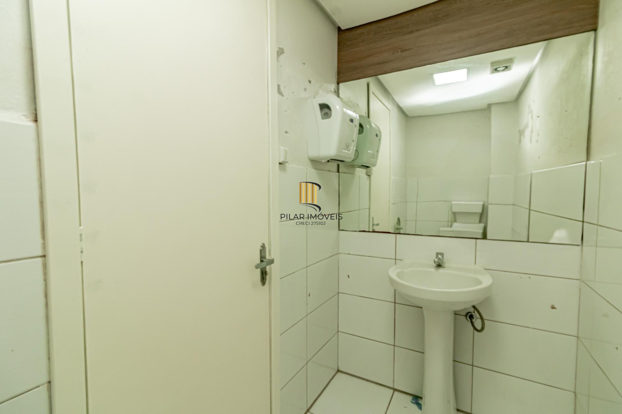 Prédio Comercial 6 dormitórios no bairro Navegantes