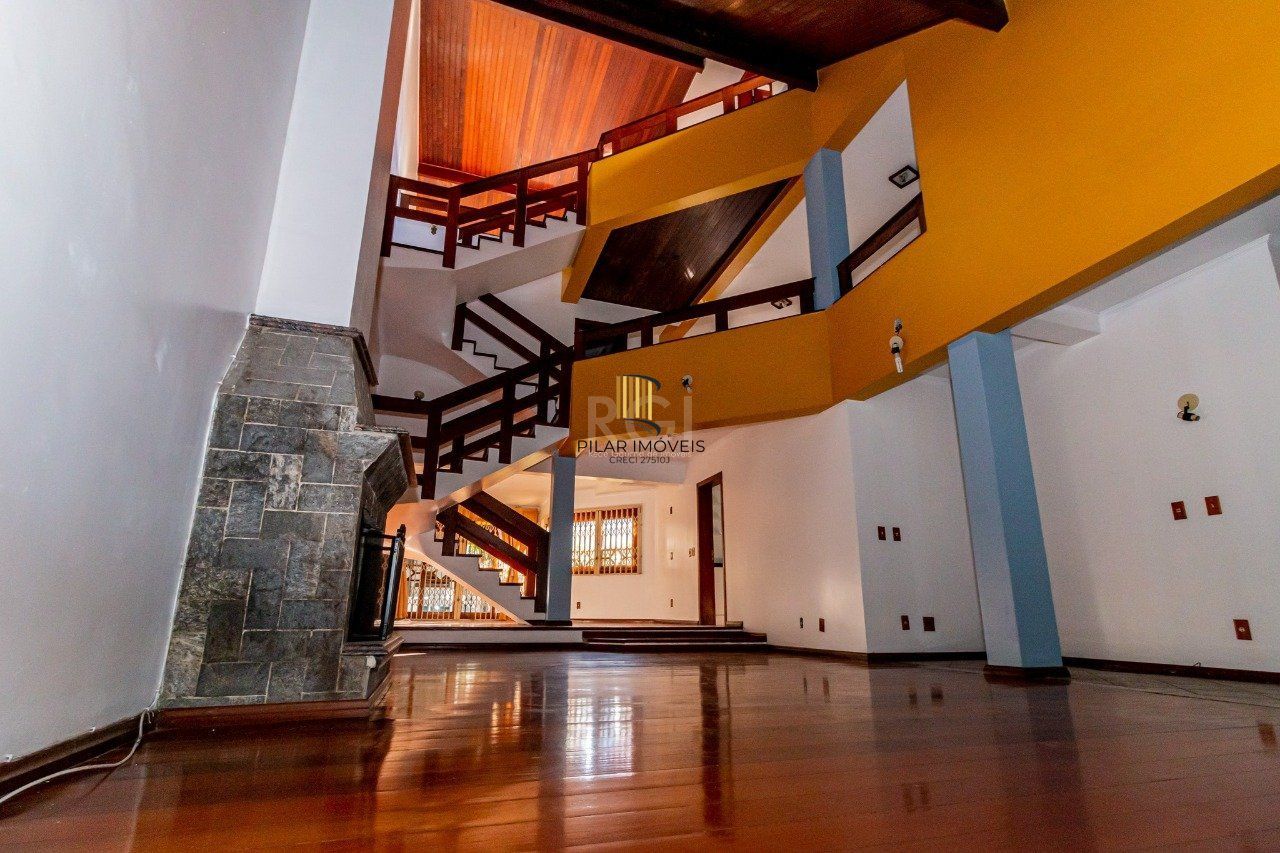 Casa para Venda - 431m², 4 dormitórios, sendo 2 suites, 3 vagas - Jardim Itu Sabará